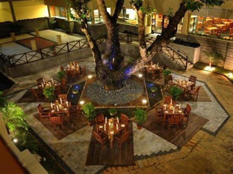 Damai Puri Resort & Spa Kuching Exterior foto The lobby of the hotel