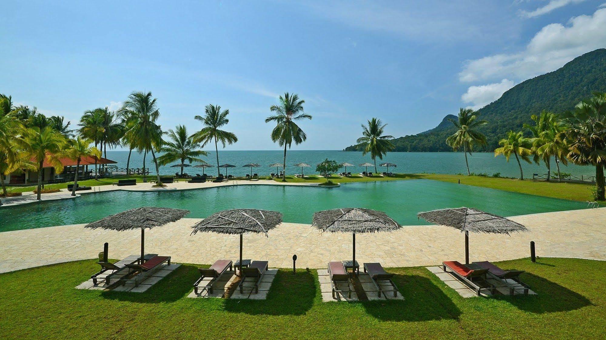 Damai Puri Resort & Spa Kuching Exterior foto The beach at Pangkor Laut Resort